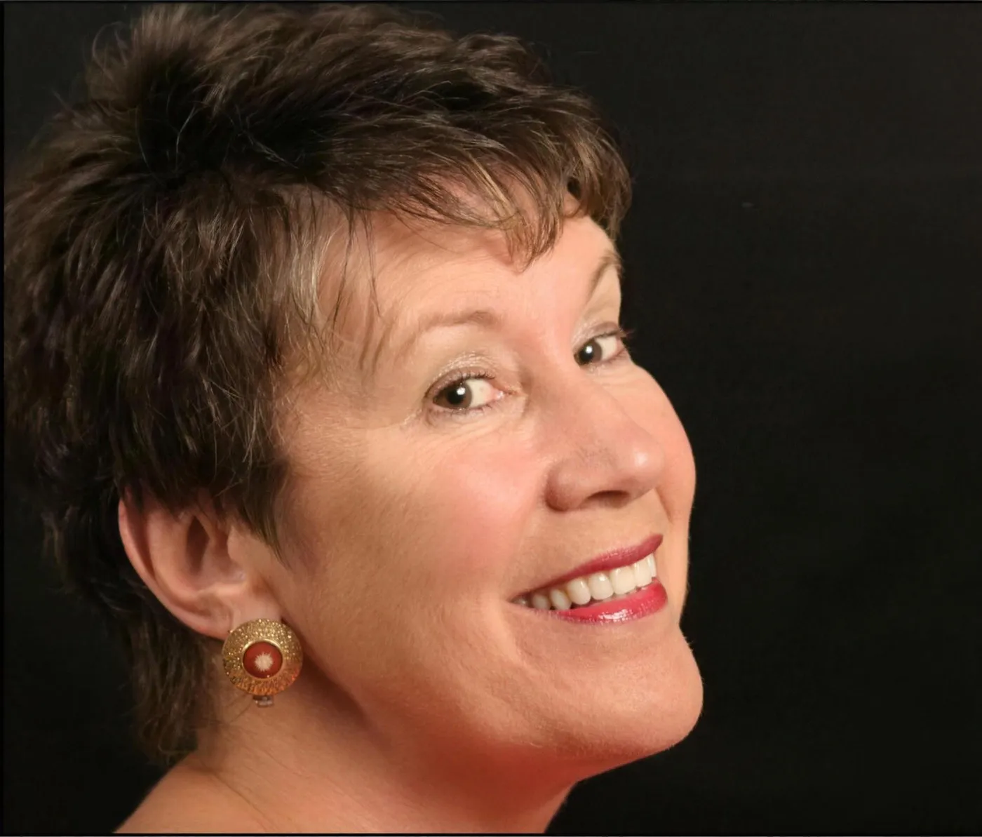 A patient of Sarasota Smile Design in Sarasota, Florida